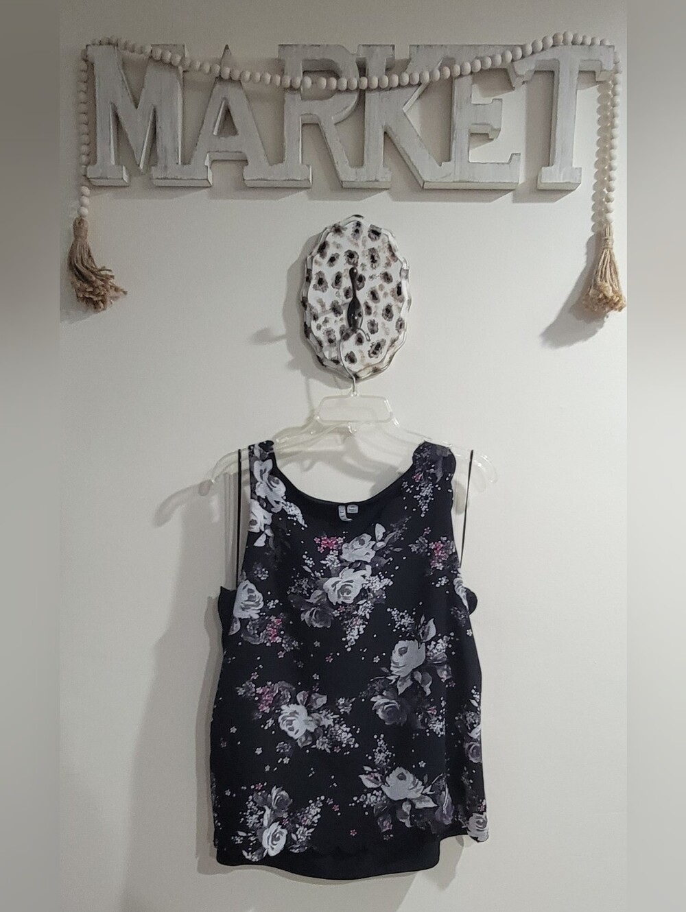 Floral Sleeveless Tank Top - Black & White